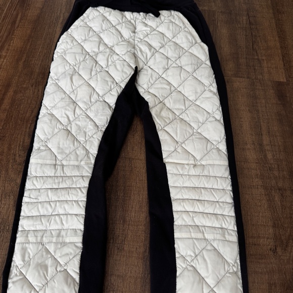 Alo Yoga Quilted Joggers XS • Black & White • Winter Warm Panel Sweatpants - Picture 7 of 9